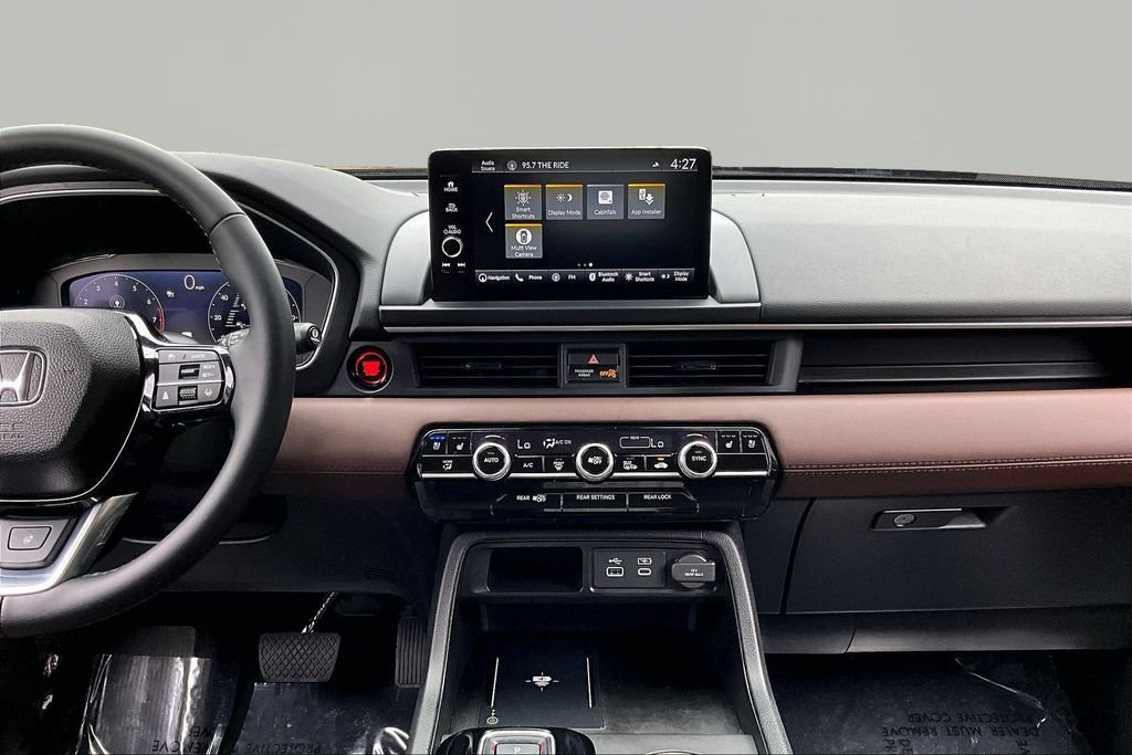 Used 2025 Honda Pilot Elite image 10
