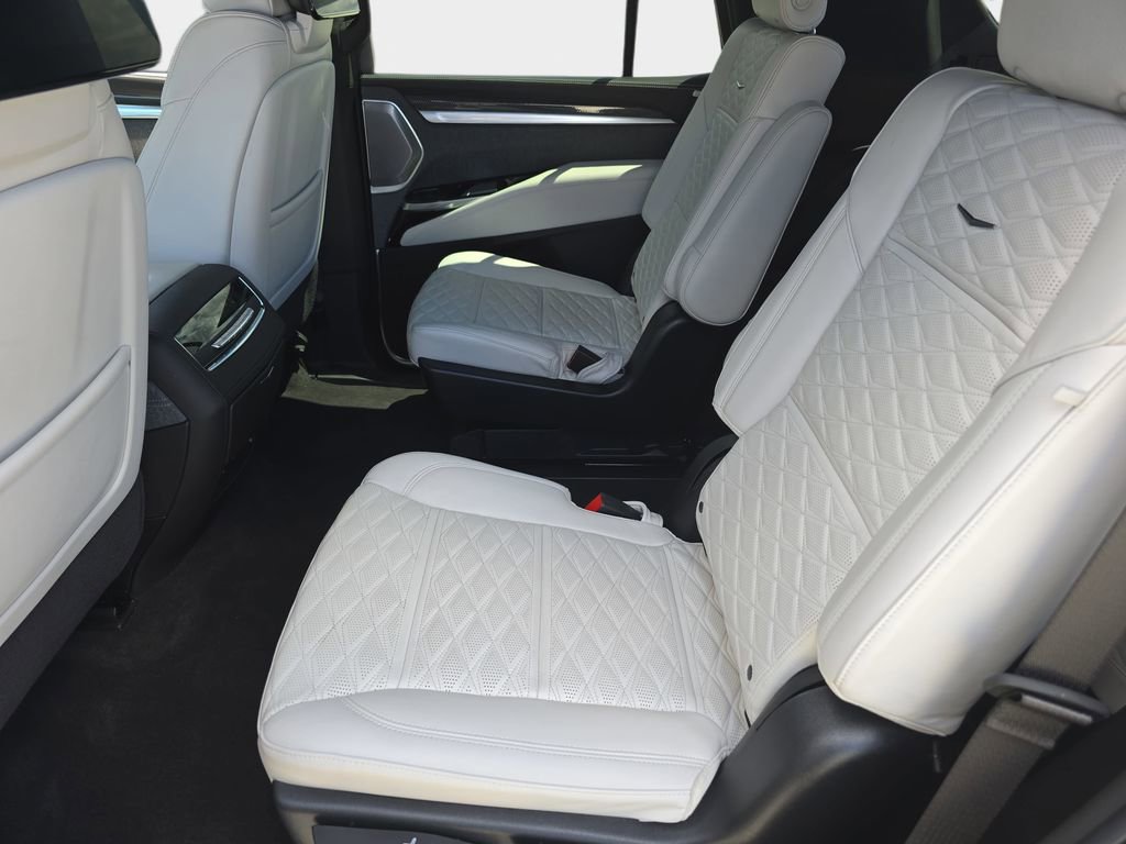 Used 2025 Cadillac Escalade V AWD/4WD image 19