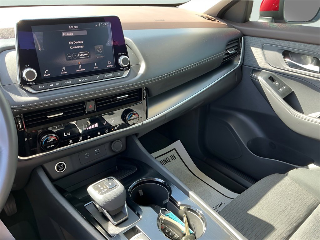 Used 2021 Nissan Rogue SV image 18