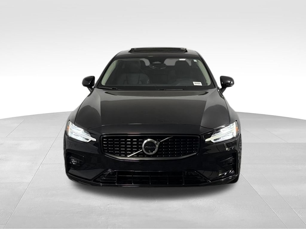 Used 2025 Volvo S60 B5 Plus FWD image 5