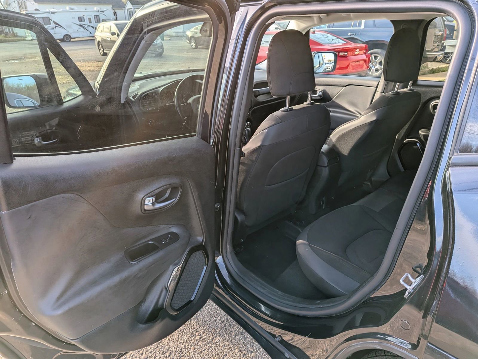 Used 2016 Jeep Renegade Latitude AWD/4WD image 27
