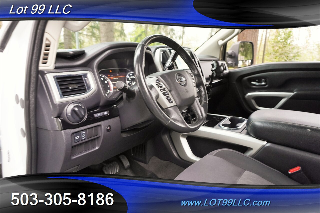 Used 2021 Nissan Titan SV w/ SV Convenience Package image 12