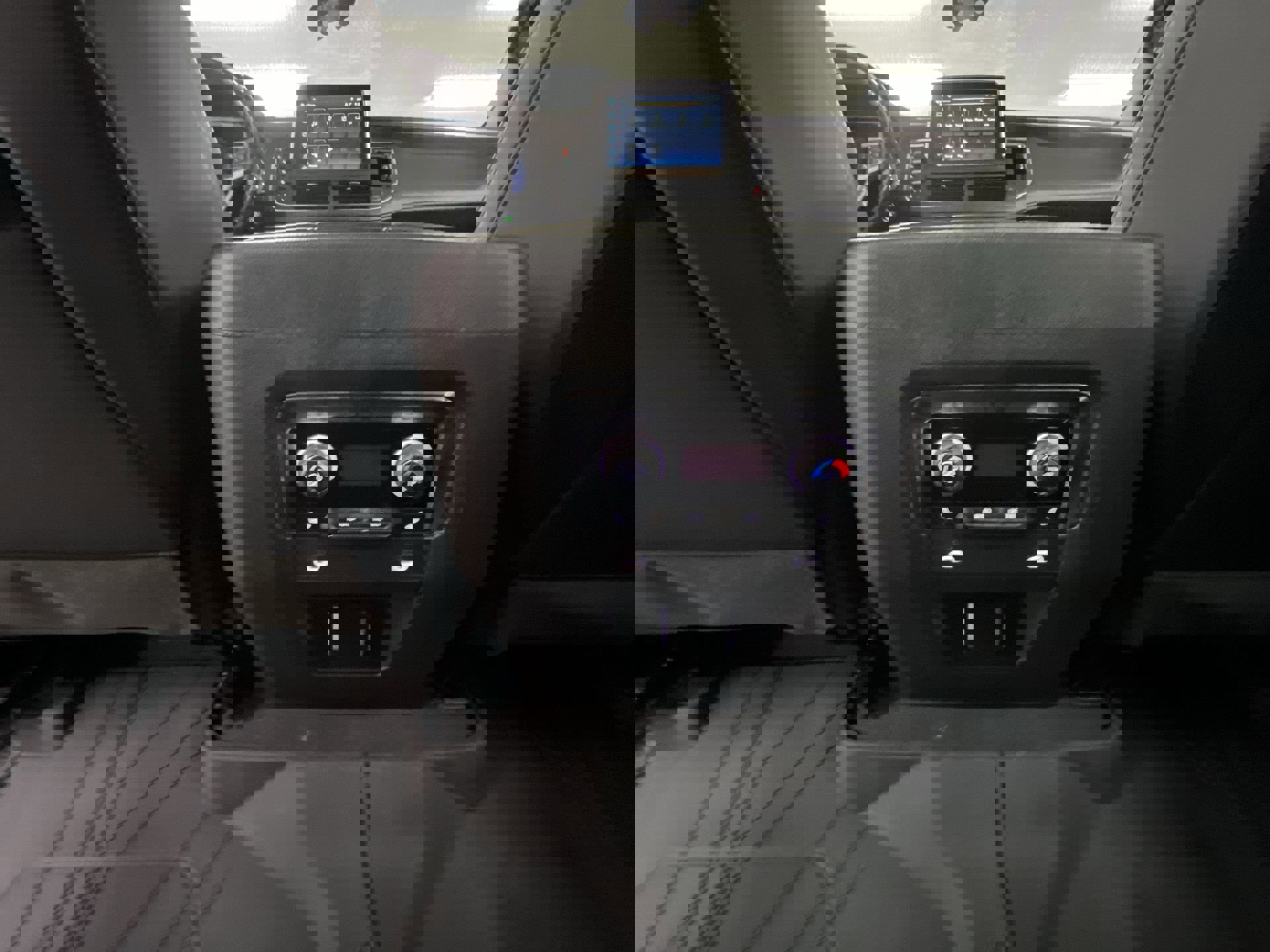 Used 2023 Chevrolet Suburban Z71 w/ Luxury Package image 92