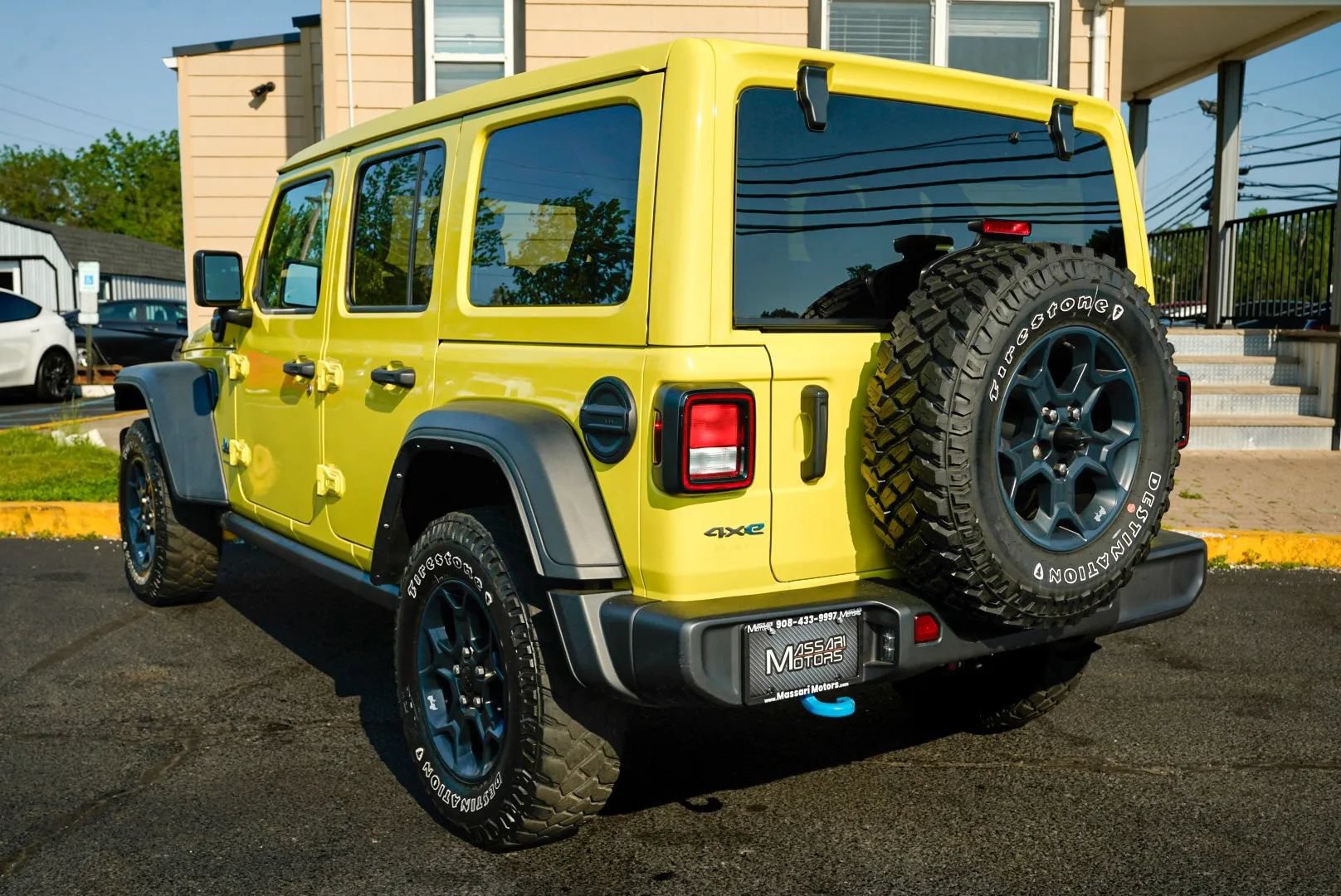 Used 2023 Jeep Wrangler Unlimited w/ Sun & Screen Package AWD/4WD image 7