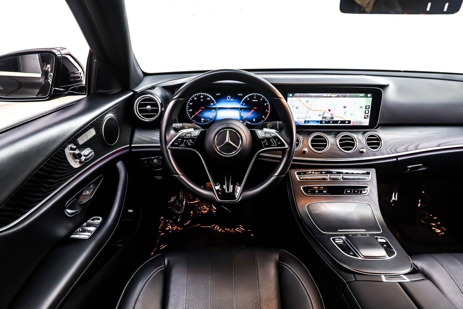 Used 2022 Mercedes-Benz E 350 Sedan image 6