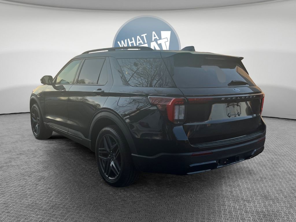 Used 2025 Ford Explorer ST-Line w/ ST-Line Street Pack AWD/4WD image 6