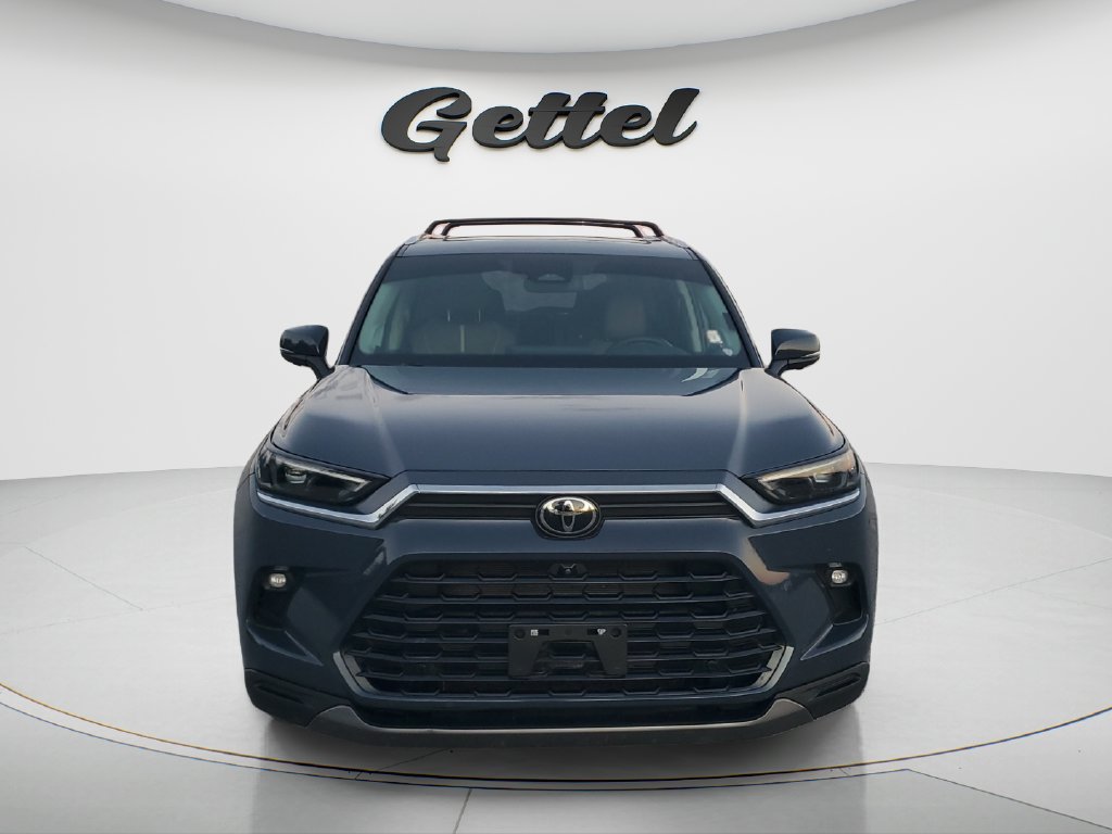 Used 2024 Toyota Grand Highlander AWD image 2