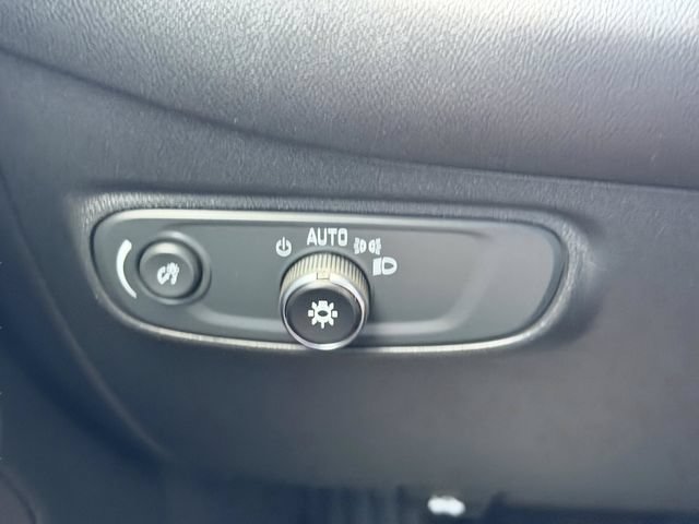 Used 2023 Chevrolet Equinox LT FWD image 30