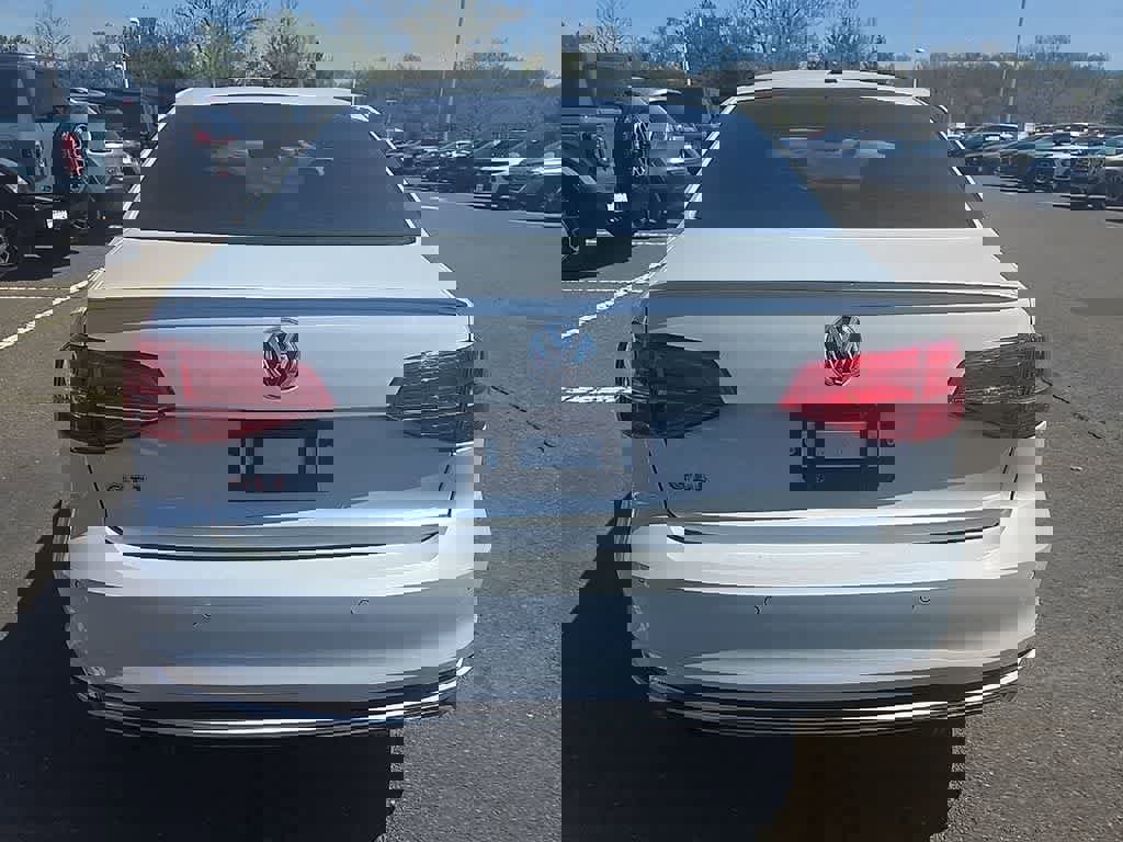 Used 2017 Volkswagen Jetta GLI FWD image 5