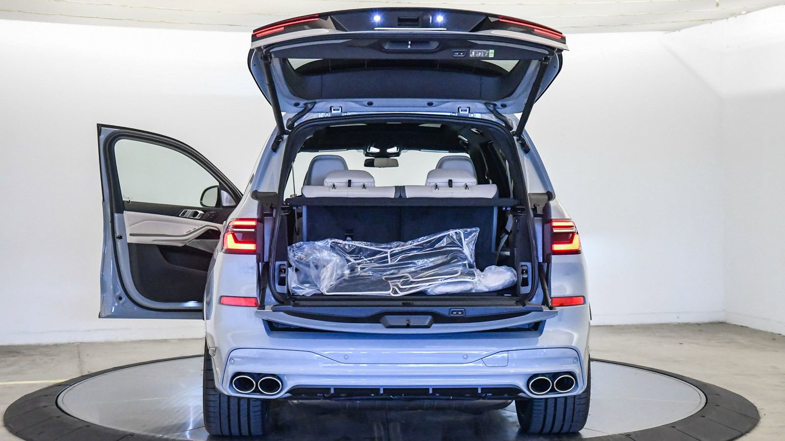 New 2026 BMW ALPINA XB7 image 40