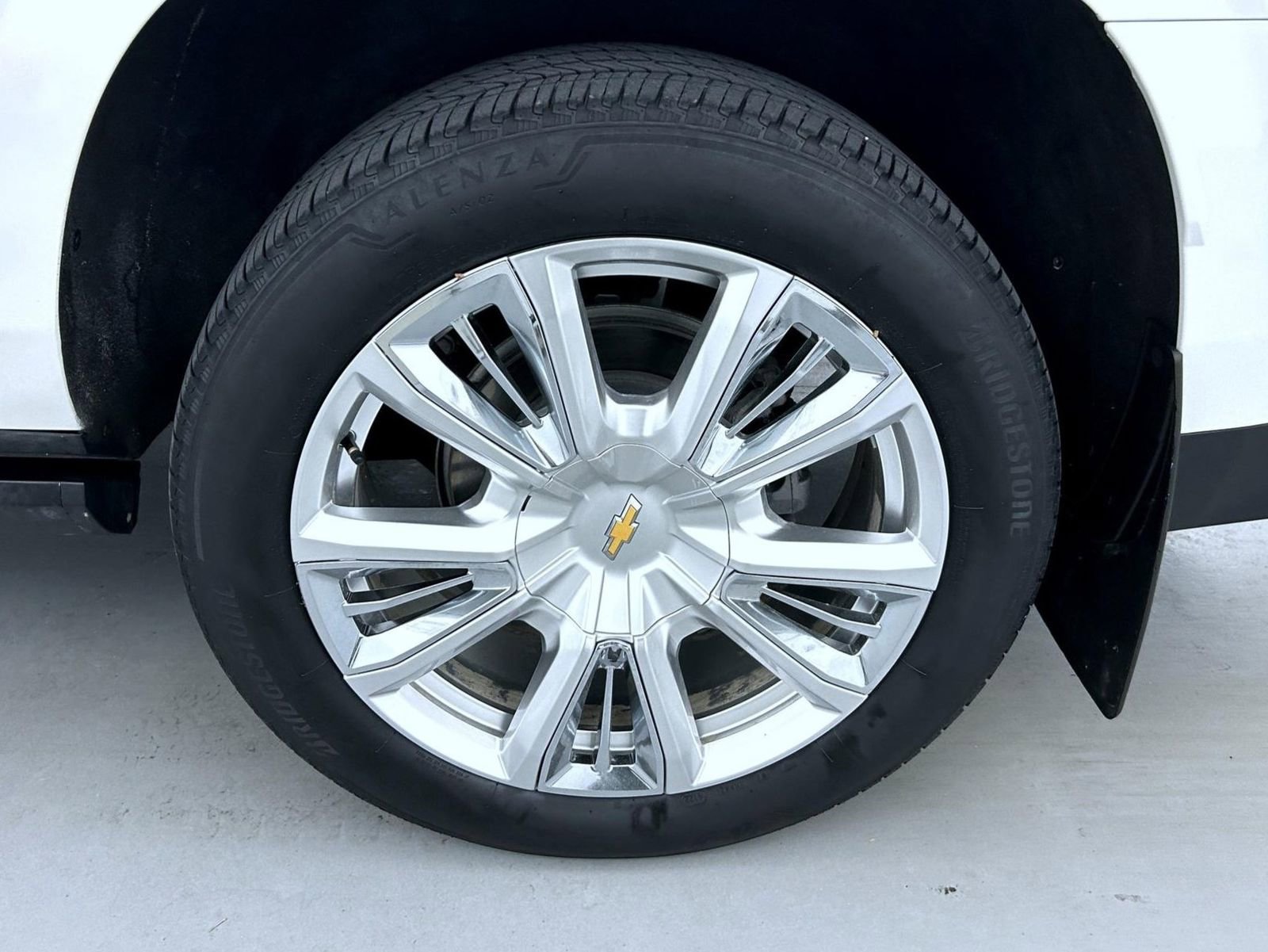 Used 2023 Chevrolet Suburban High Country AWD/4WD image 25