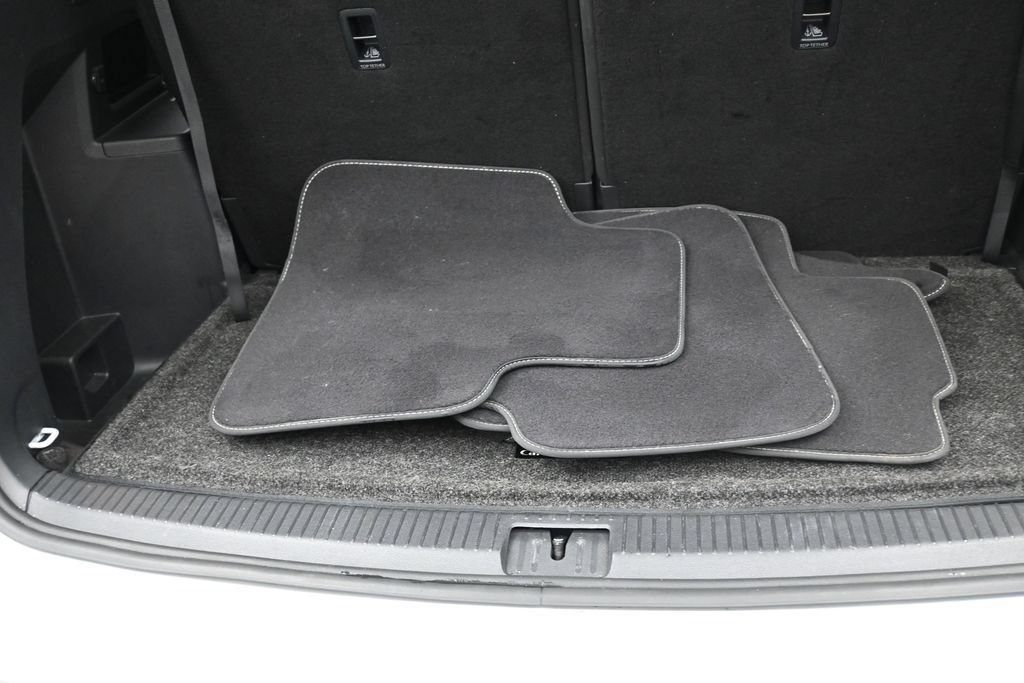 Used 2023 Volkswagen Atlas SEL AWD/4WD image 14