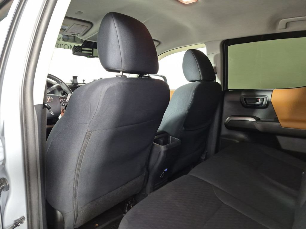 Used 2020 Toyota Tacoma SR5 AWD/4WD image 33