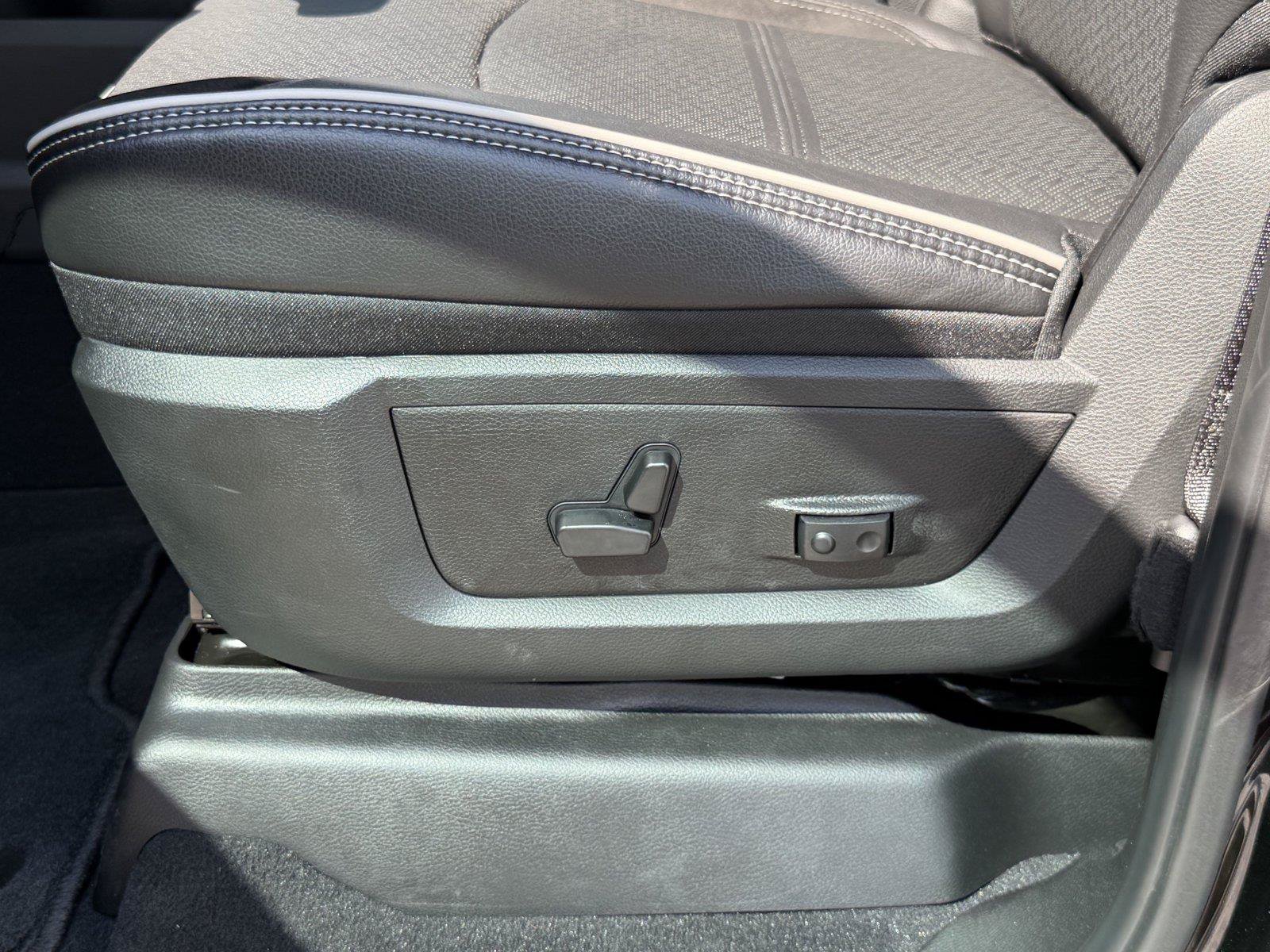 Used 2025 RAM 2500 Laramie AWD/4WD image 13