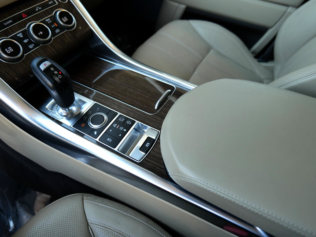 Used 2015 Land Rover Range Rover Sport HSE image 31