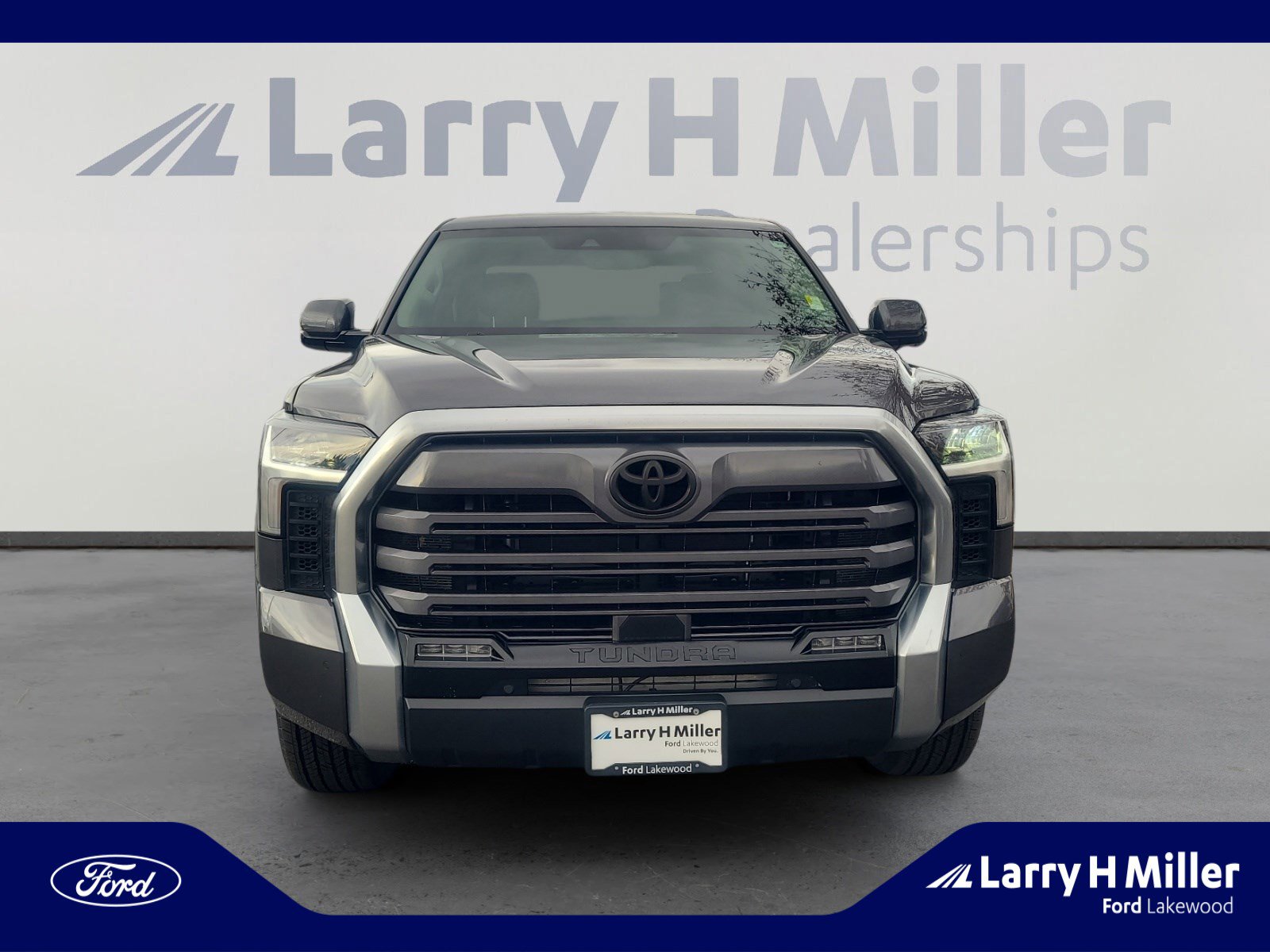 Used 2023 Toyota Tundra Limited w/ Power Package image 8