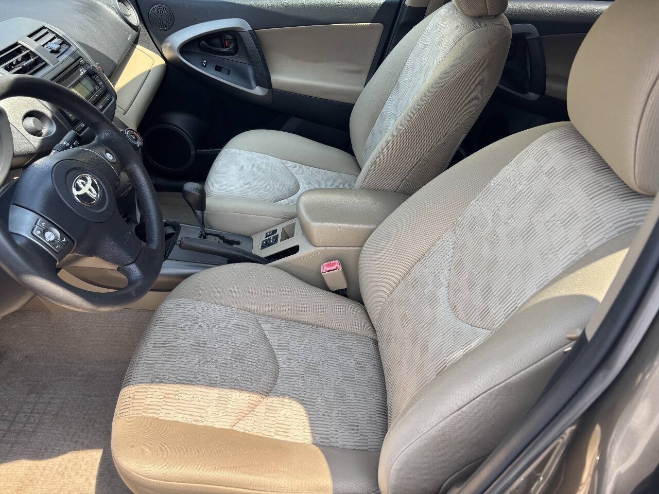 Used 2012 Toyota RAV4 FWD w/ Value Pkg image 2