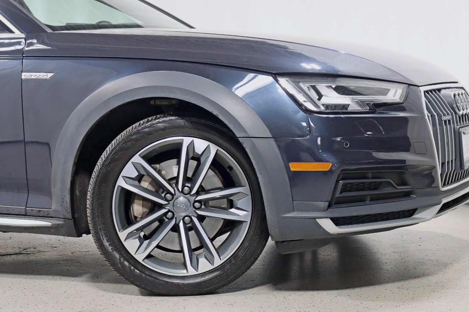 Used 2018 Audi A4 2.0T allroad Premium Plus AWD/4WD image 5