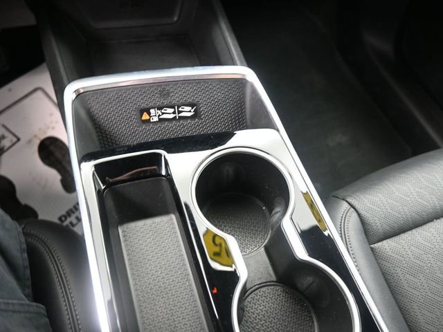 Used 2025 Chevrolet Equinox LT w/ Convenience Package II image 11