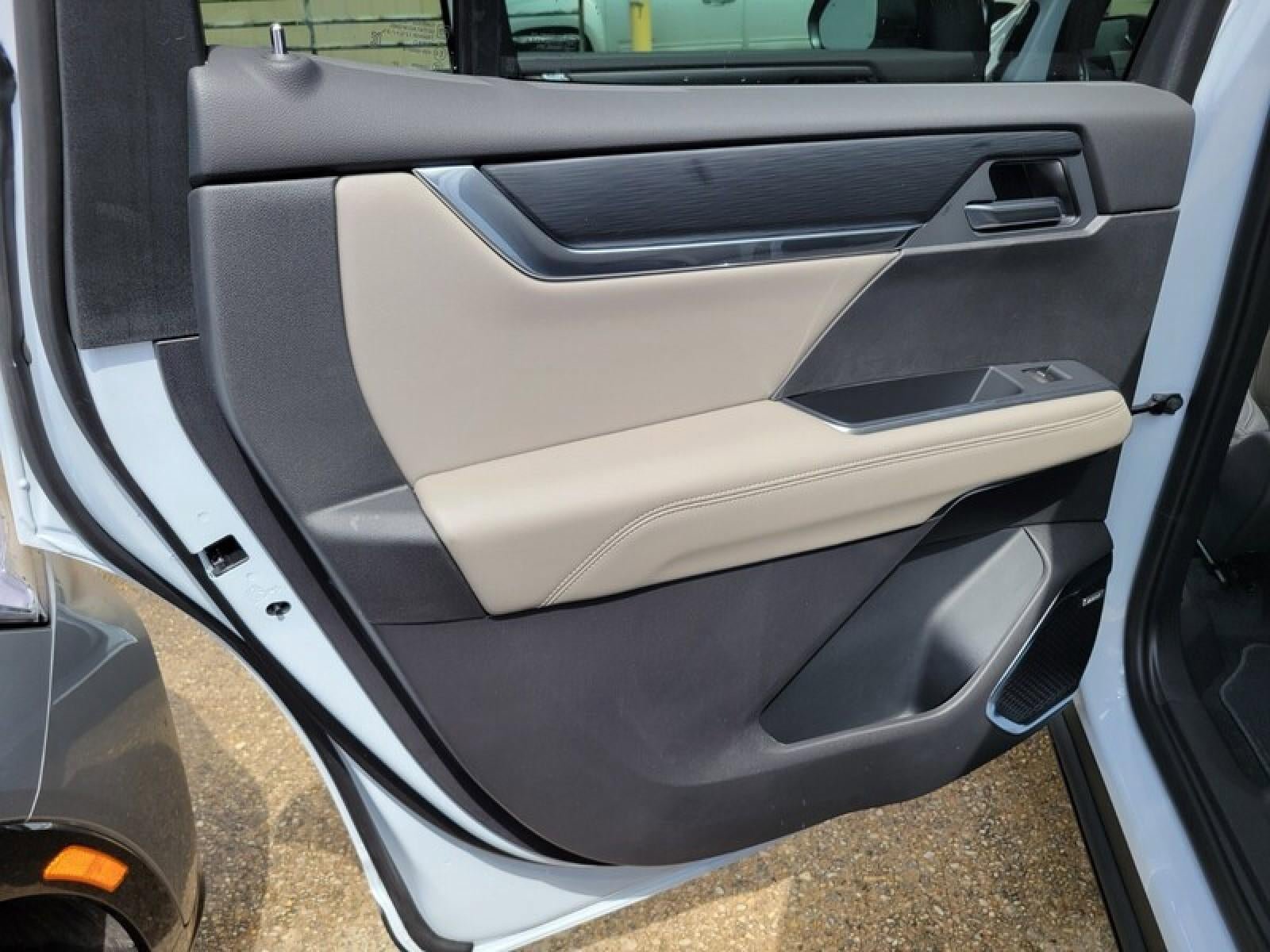 New 2026 GMC Acadia Elevation w/ Elevation Premium Package FWD image 29