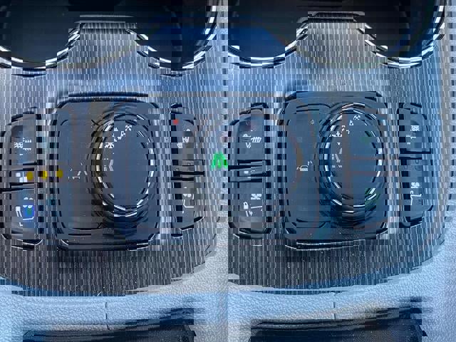 Certified 2022 GMC Acadia SLT w/ Technology Package image 21