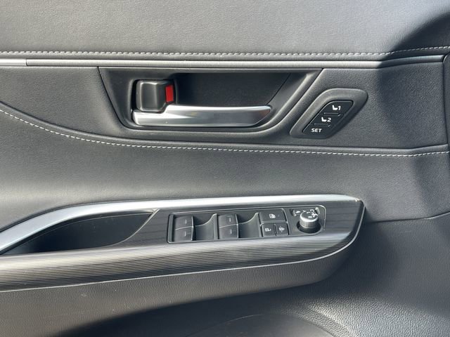 Used 2021 Toyota Venza XLE w/ Softex Package image 22