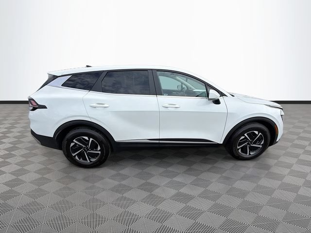Used 2025 Kia Sportage LX FWD image 8