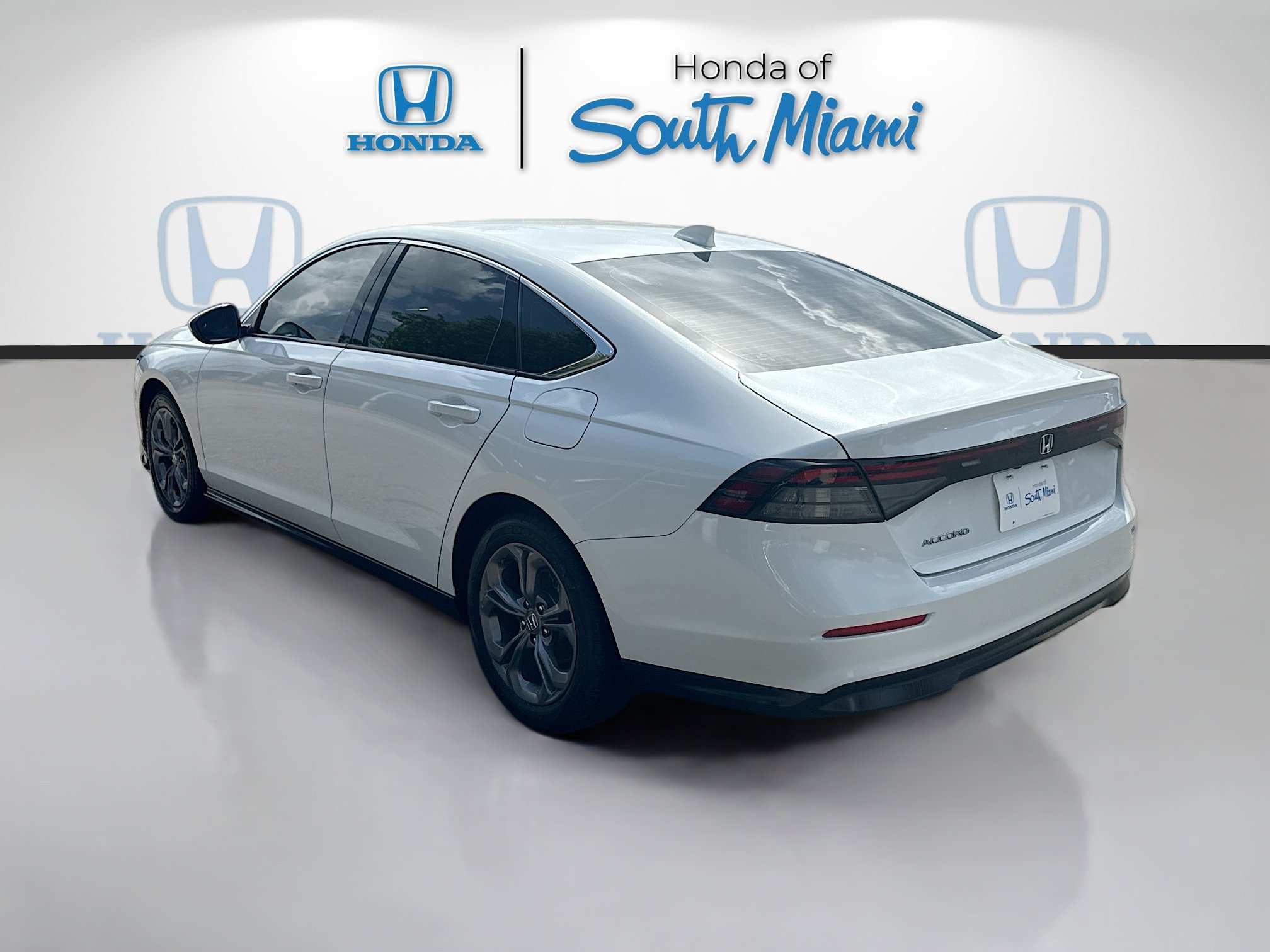 Certified 2024 Honda Accord EX image 5