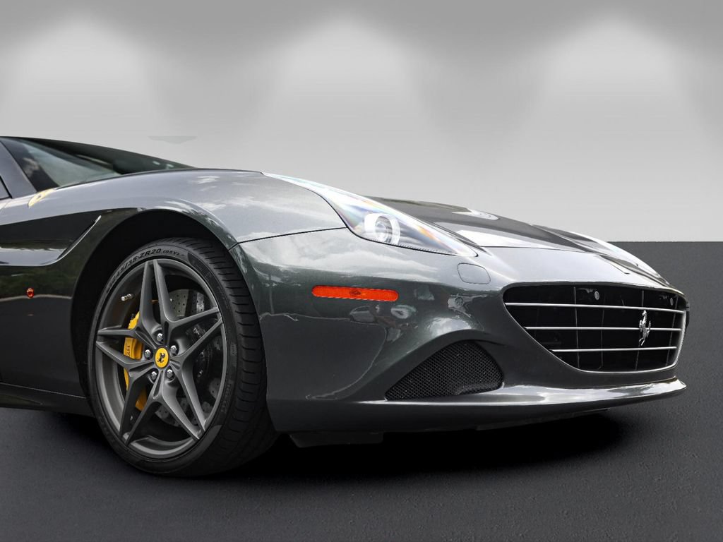 Certified 2016 Ferrari California T RWD image 11