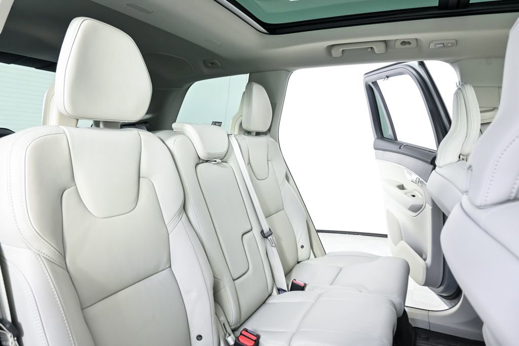 Used 2026 Volvo XC90 B6 Ultra w/ Protection Package AWD/4WD image 25