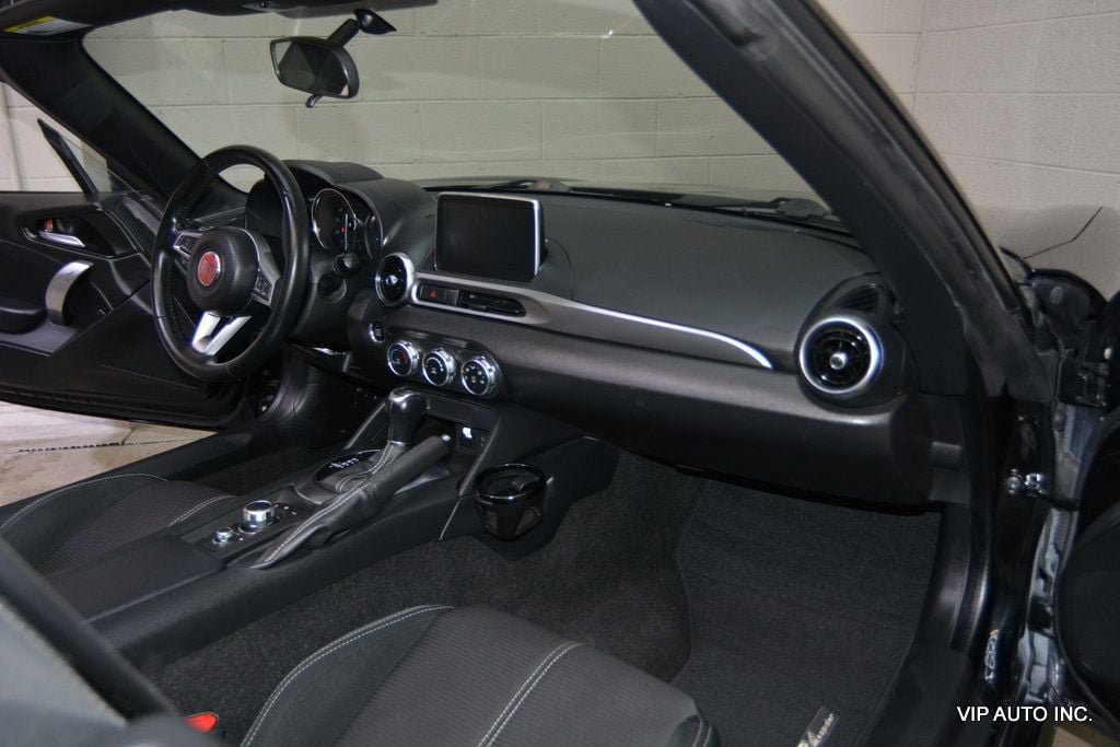 Used 2018 FIAT 124 Spider Classica w/ Technology & Siriusxm Group RWD image 19