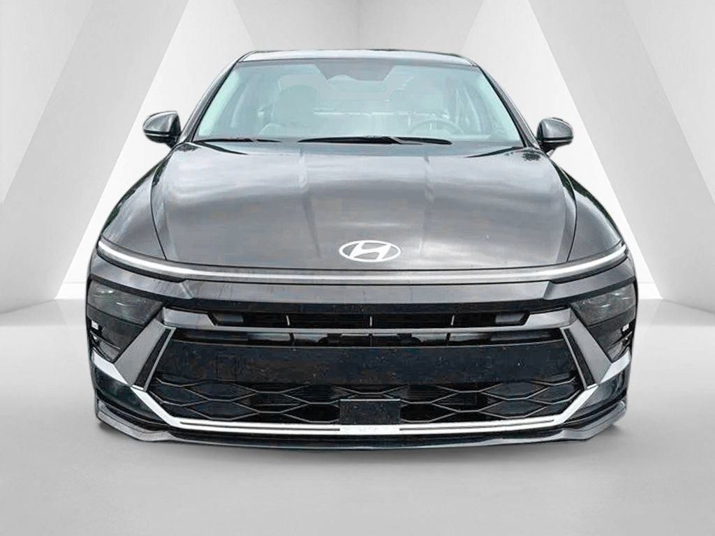Used 2025 Hyundai Sonata SEL FWD image 2