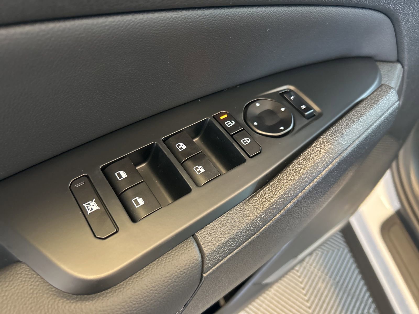 New 2026 Kia Sportage EX image 14