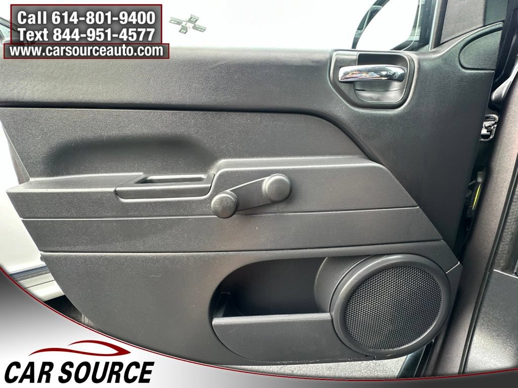 Used 2017 Jeep Compass Sport AWD/4WD image 14