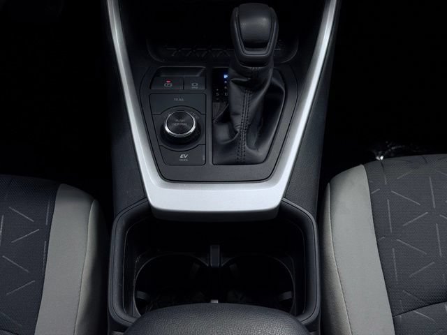 Used 2022 Toyota RAV4 XLE w/ XLE Grade Weather Package AWD/4WD image 32