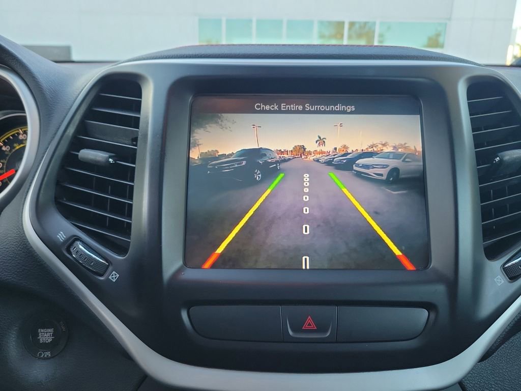 Used 2018 Jeep Cherokee Trailhawk image 25