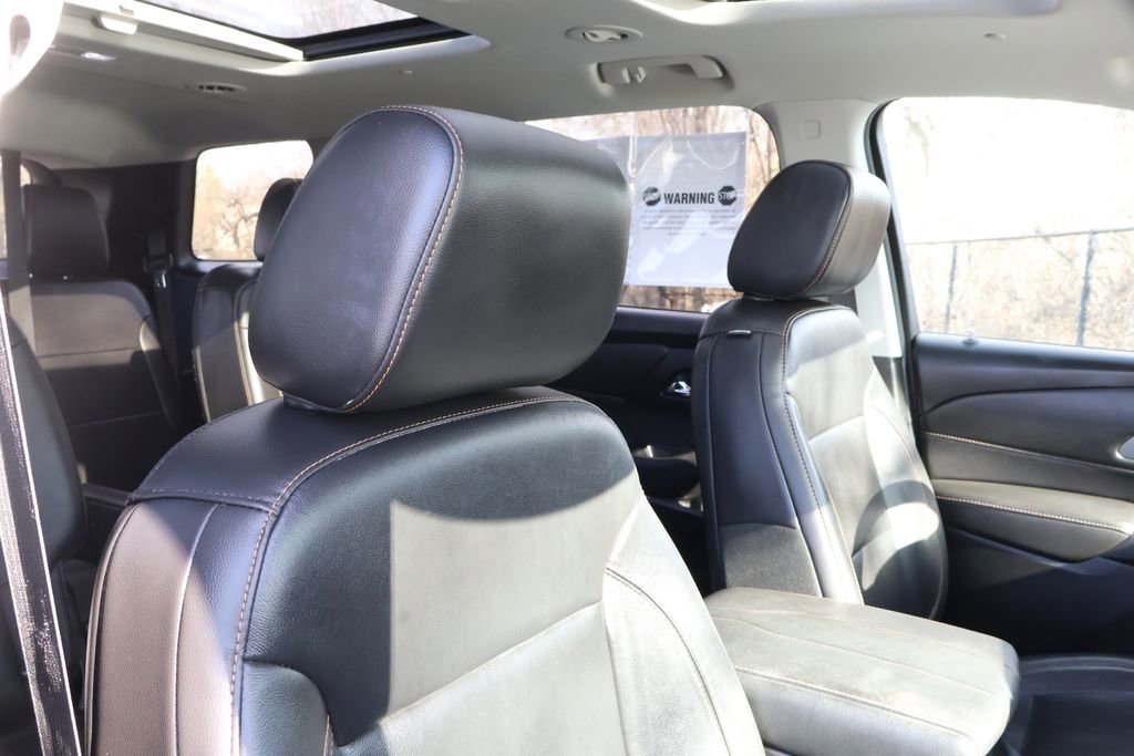 Used 2020 Chevrolet Traverse LT w/ LT Premium Package image 38