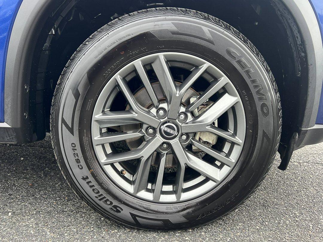 Used 2023 Nissan Rogue S image 9