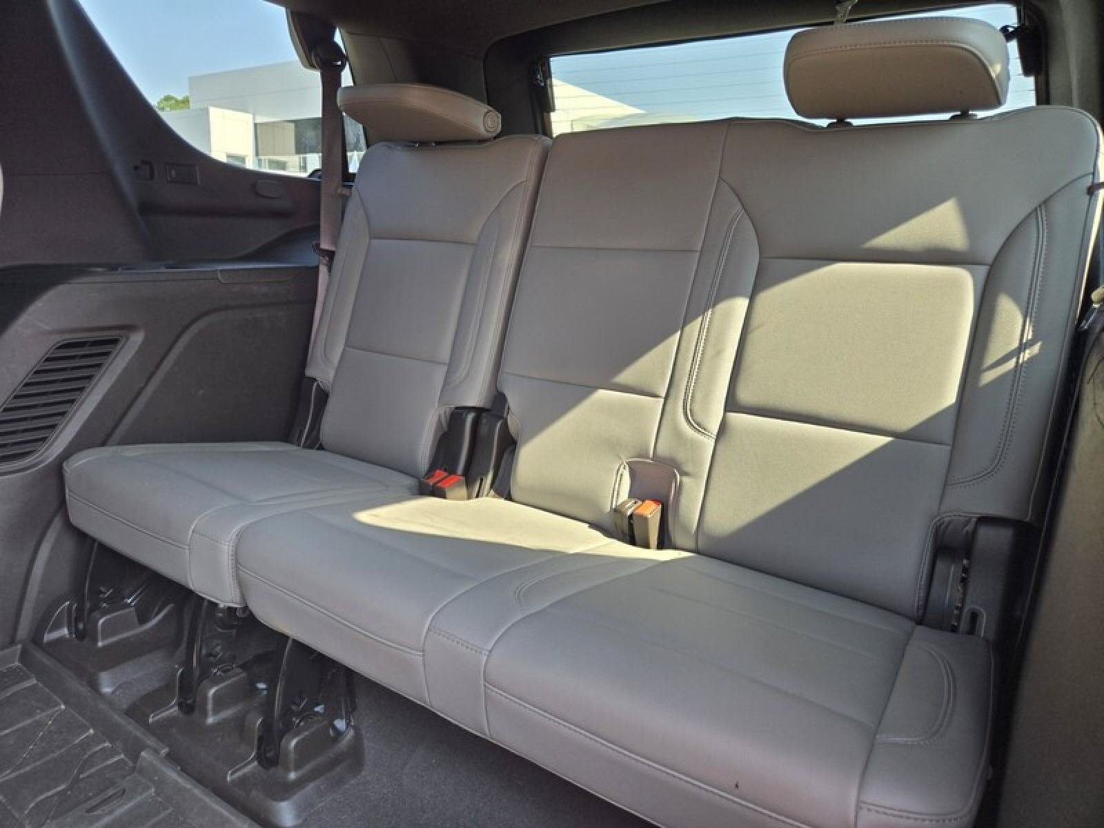 Used 2021 Chevrolet Tahoe Z71 w/ Z71 Signature Package AWD/4WD image 29