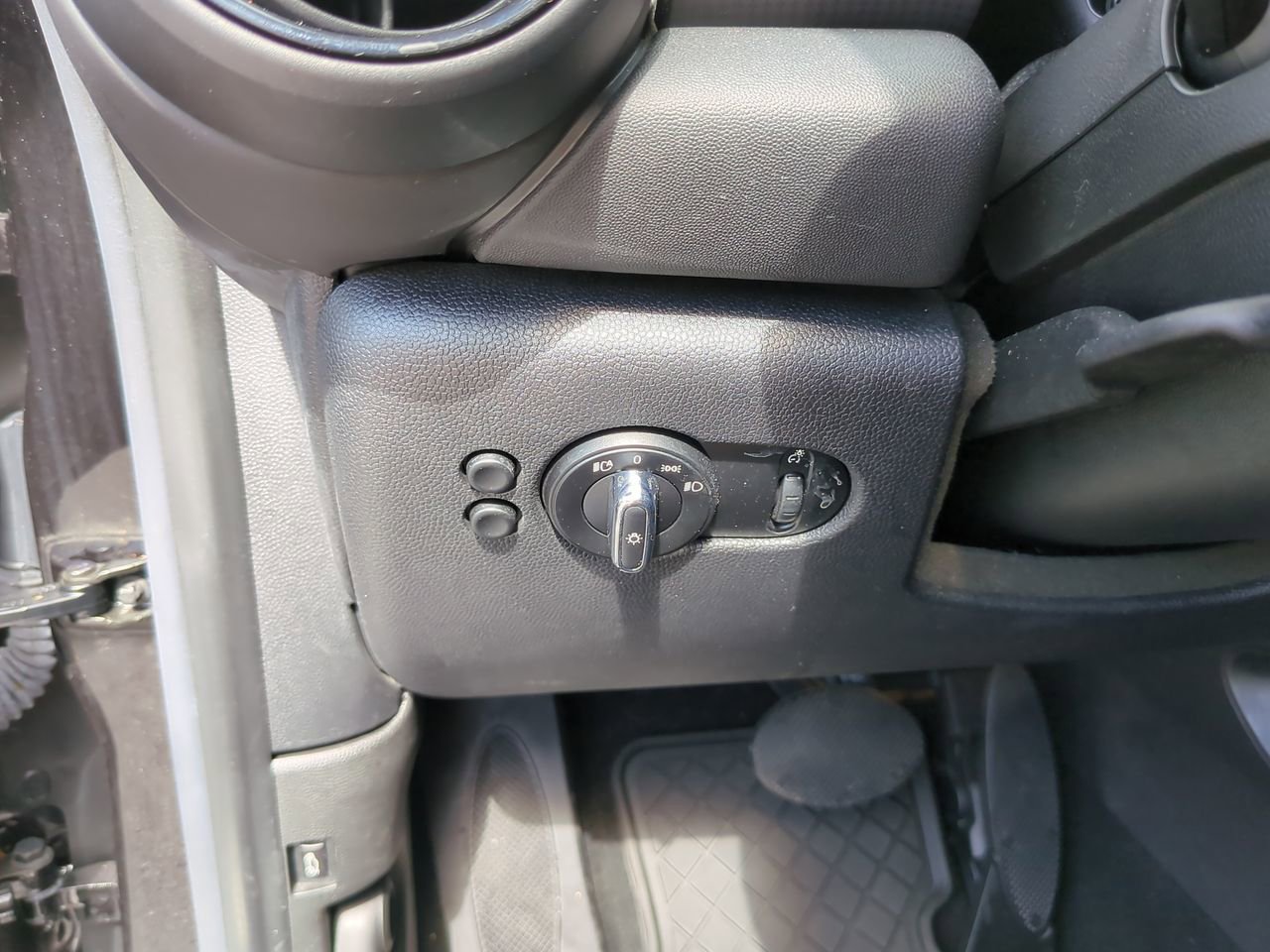Used 2021 MINI Cooper 2-Door Hardtop FWD image 14