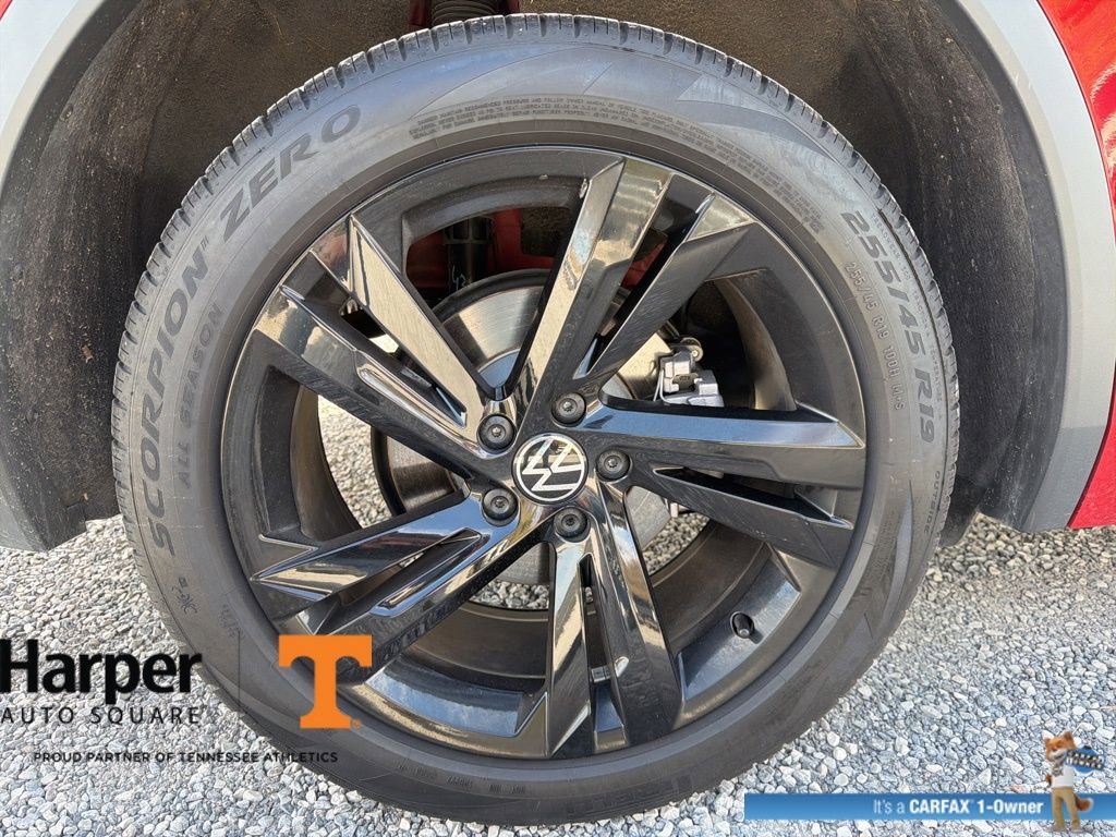 Used 2024 Volkswagen Tiguan SE R-Line image 21