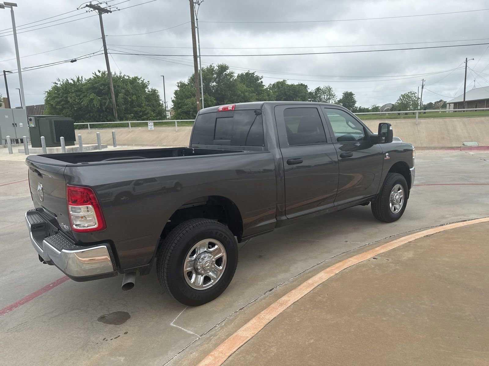 Used 2024 RAM 3500 Tradesman w/ Chrome Appearance Group image 5