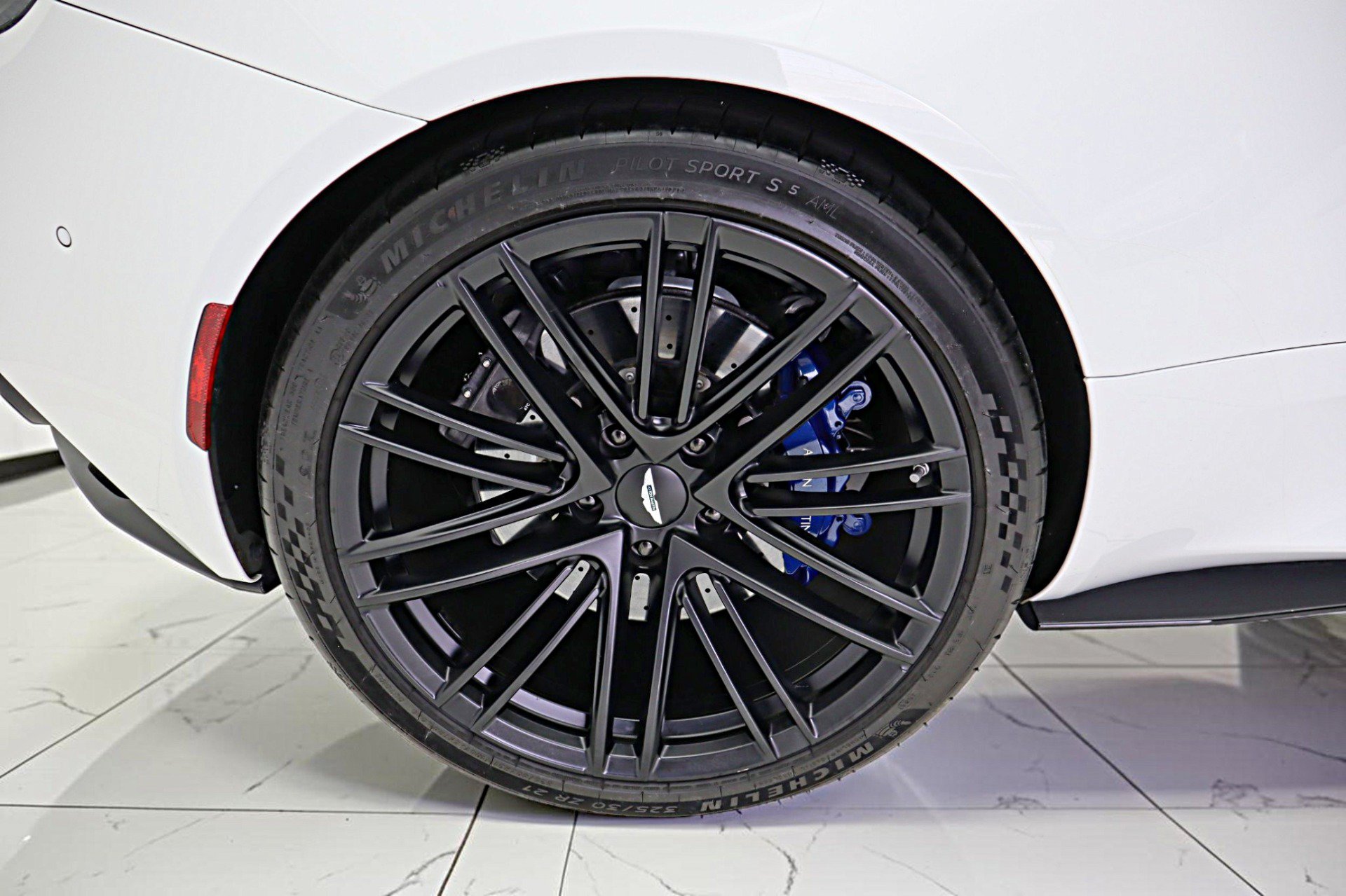 Used 2024 Aston Martin DB12 Convertible RWD image 60