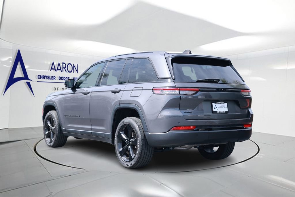Used 2023 Jeep Grand Cherokee Altitude AWD/4WD image 2