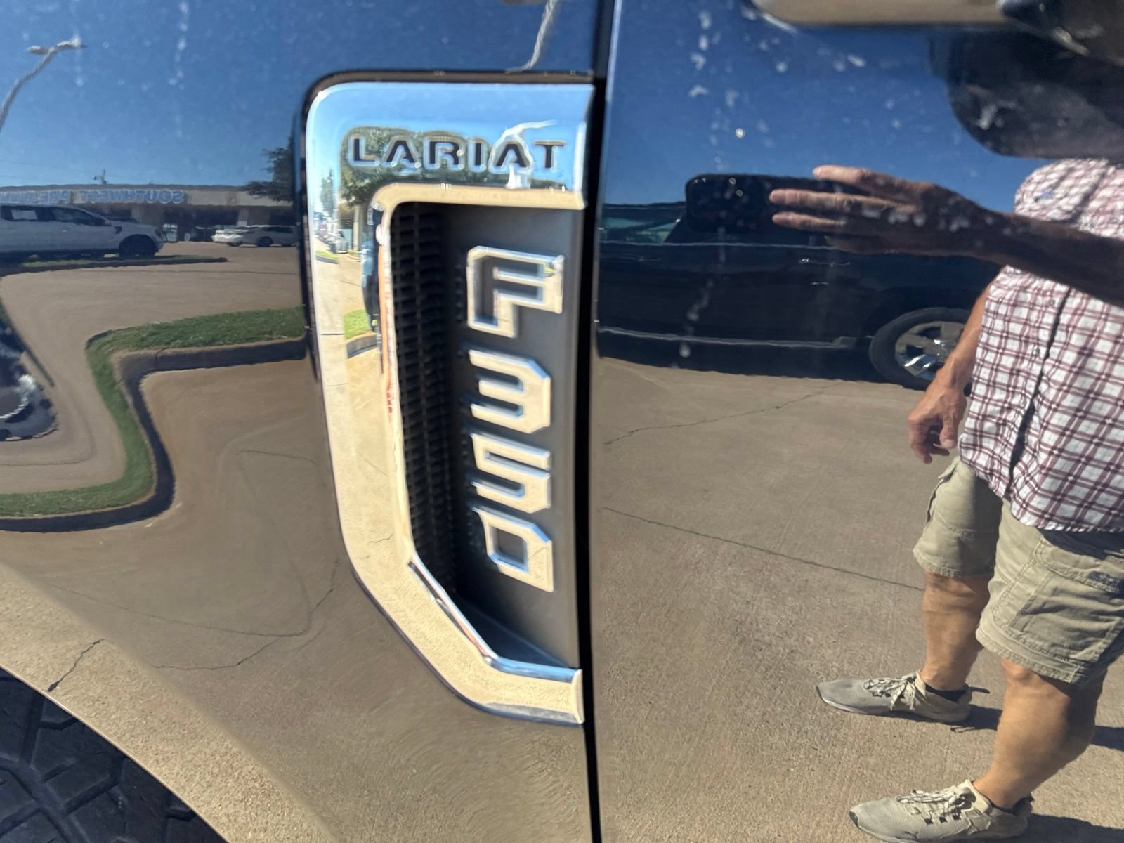 Used 2022 Ford F350 Lariat w/ Lariat Ultimate Package AWD/4WD image 12