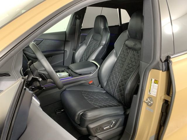 Used 2025 Audi SQ8 Premium Plus AWD/4WD image 28