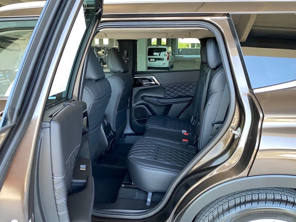 New 2023 Mitsubishi Outlander SEL image 35