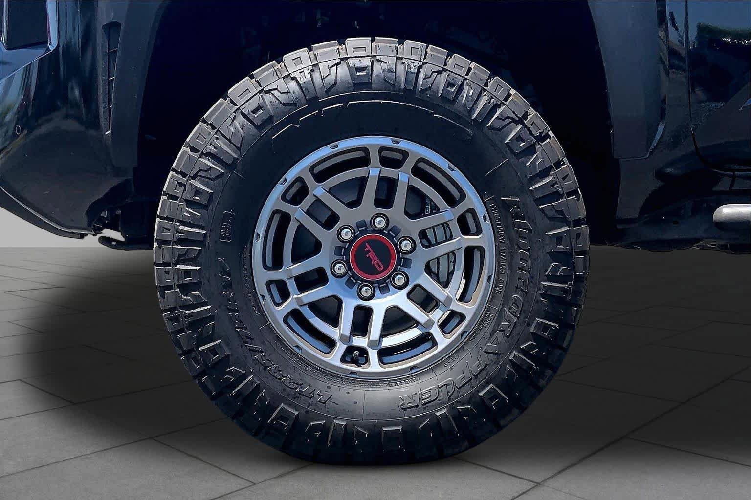 Used 2025 Toyota Tacoma TRD Off-Road w/ TRD Off Road Premium Package AWD/4WD image 10