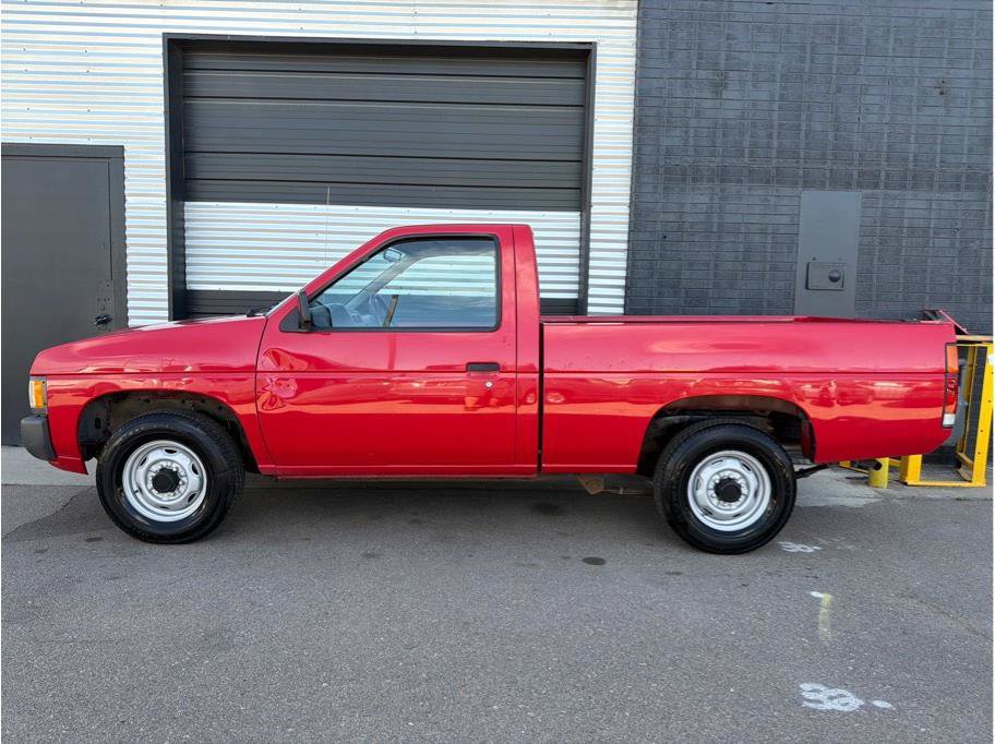 Used 1995 Nissan Pickup 2WD Regular Cab image 6