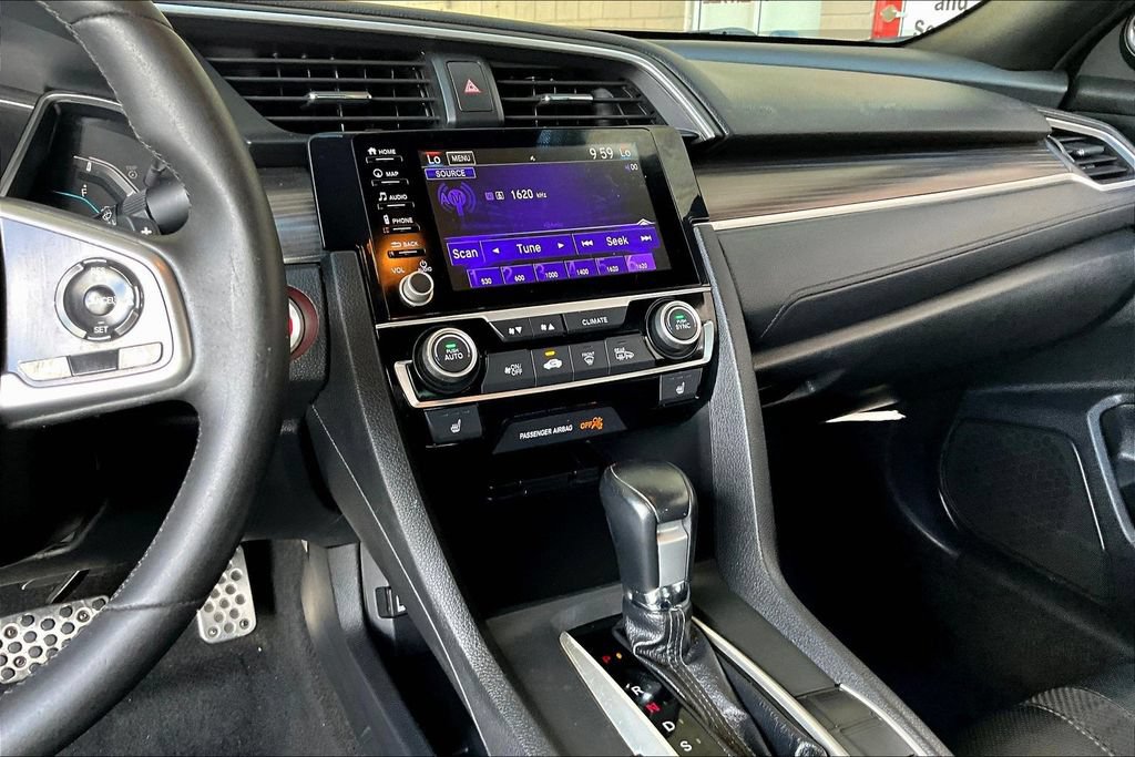 Used 2019 Honda Civic Touring image 11